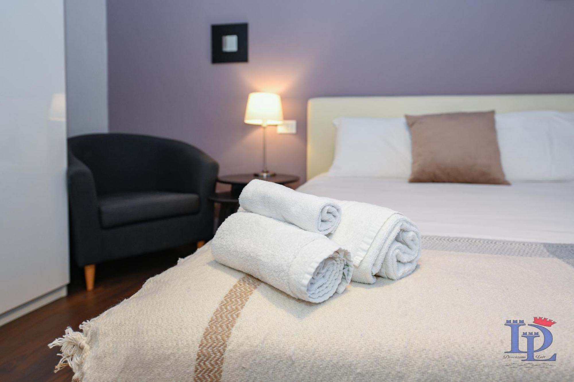 Desenzanoloft Official Partner Marriott Homes & Villas - A Casa Di Sara Family Apartment With Private Parking Desenzano del Garda Exterior photo