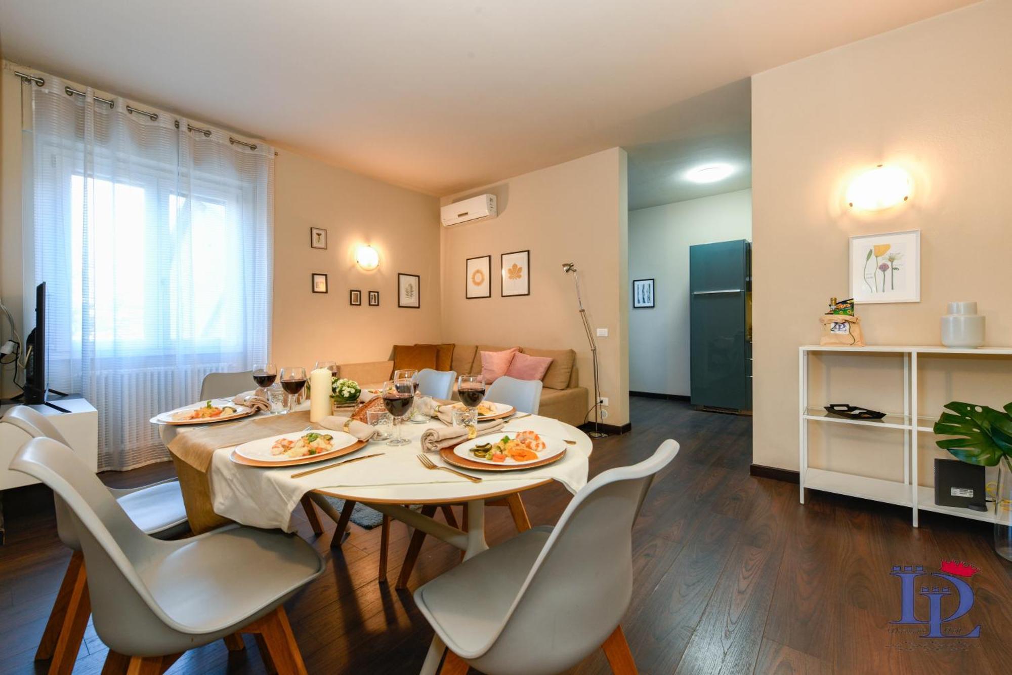 Desenzanoloft Official Partner Marriott Homes & Villas - A Casa Di Sara Family Apartment With Private Parking Desenzano del Garda Exterior photo