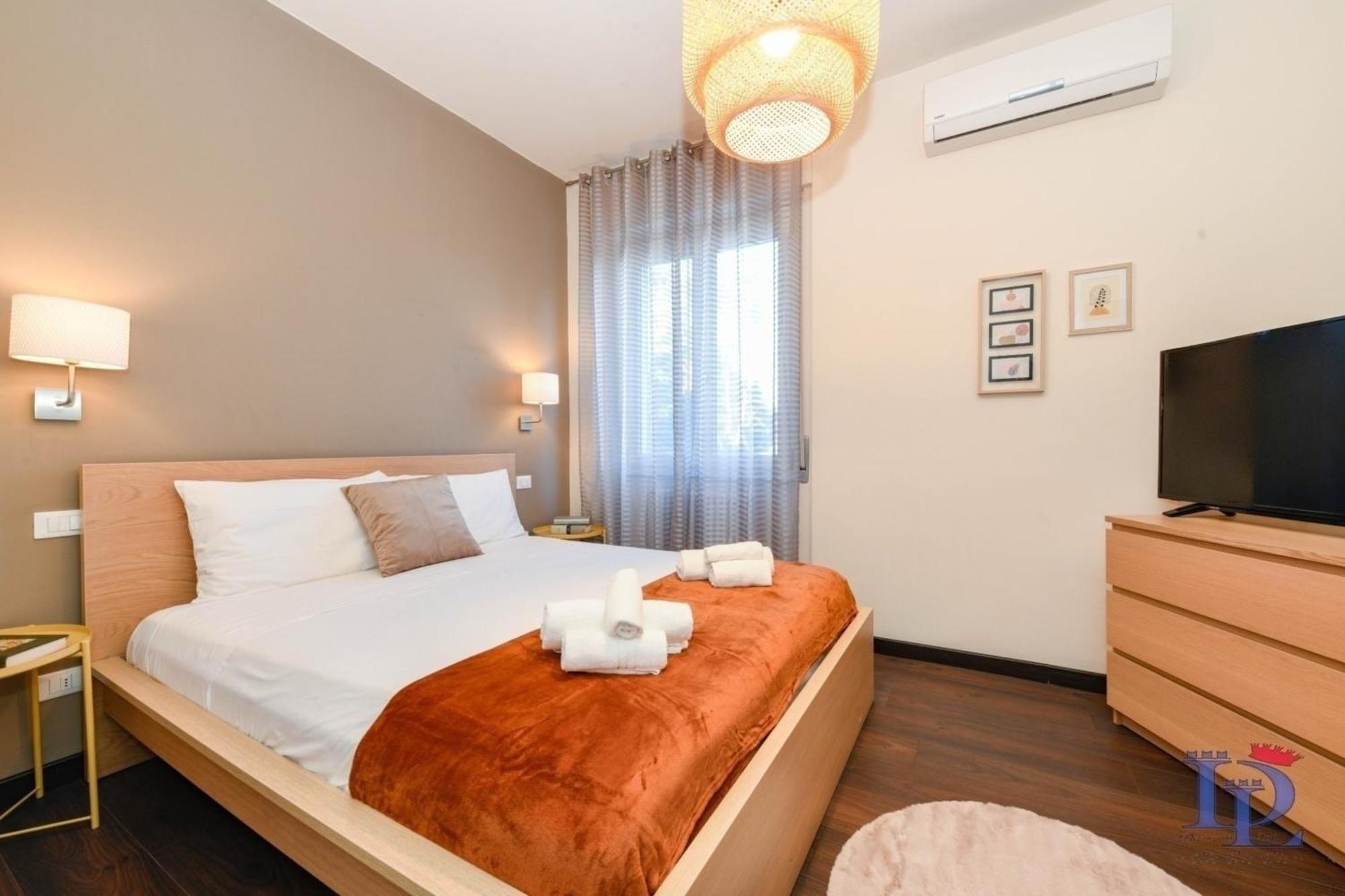 Desenzanoloft Official Partner Marriott Homes & Villas - A Casa Di Sara Family Apartment With Private Parking Desenzano del Garda Exterior photo