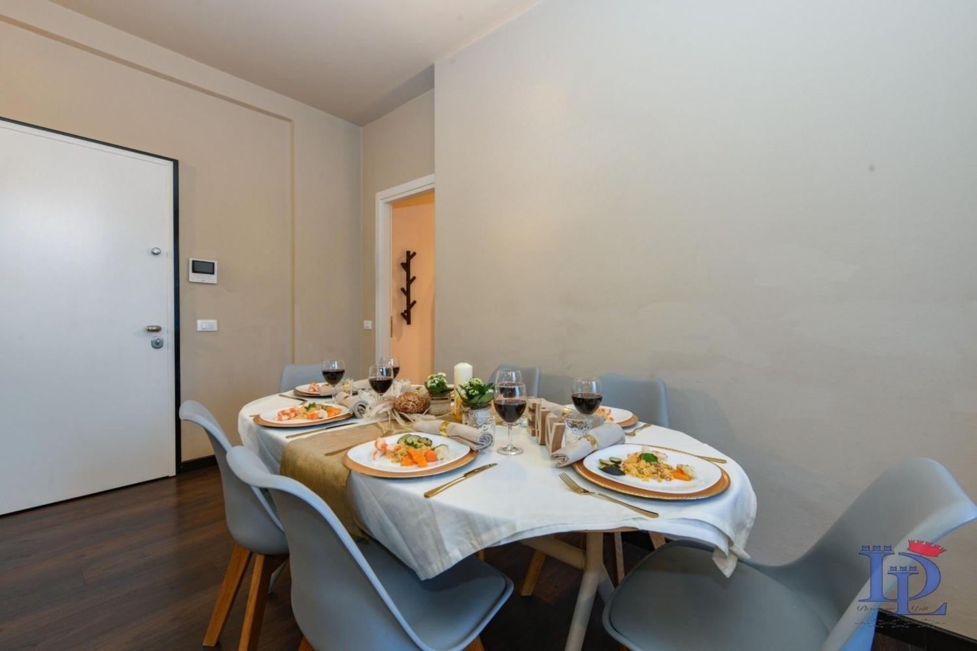 Desenzanoloft Official Partner Marriott Homes & Villas - A Casa Di Sara Family Apartment With Private Parking Desenzano del Garda Exterior photo