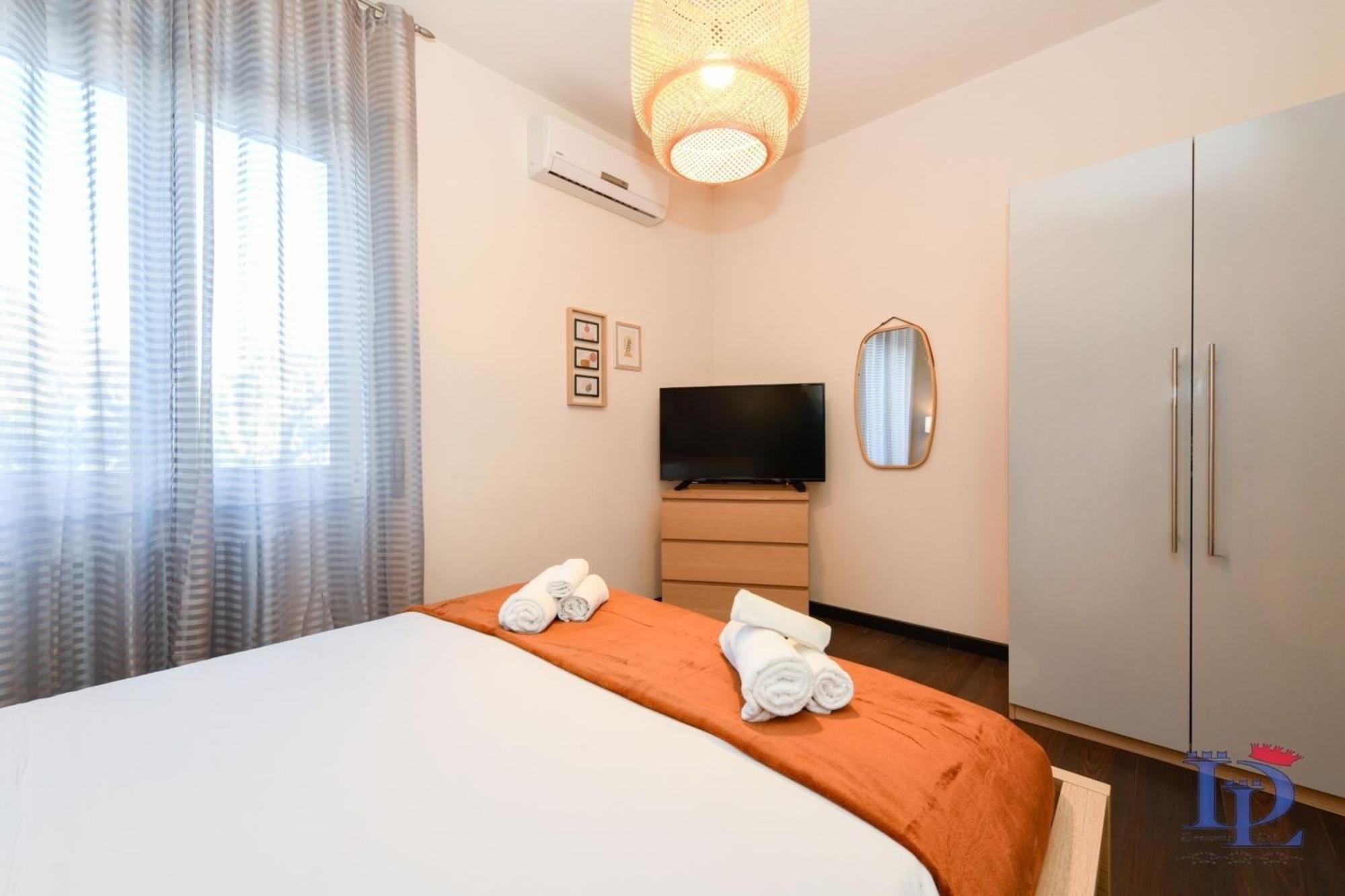 Desenzanoloft Official Partner Marriott Homes & Villas - A Casa Di Sara Family Apartment With Private Parking Desenzano del Garda Exterior photo